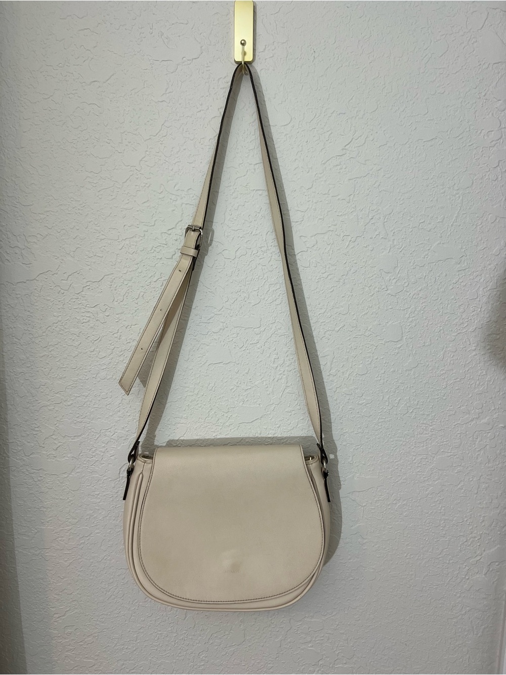 Angela Roi Ivory Vegan Leather Saddle‎ Crossbody Bag Adjustable Strap